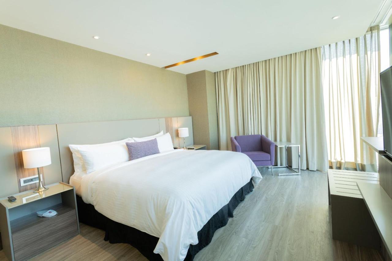 Camino Real Fashion Drive Monterrey Hotel San Pedro Garza Garcia Exterior foto A bedroom at the hotel