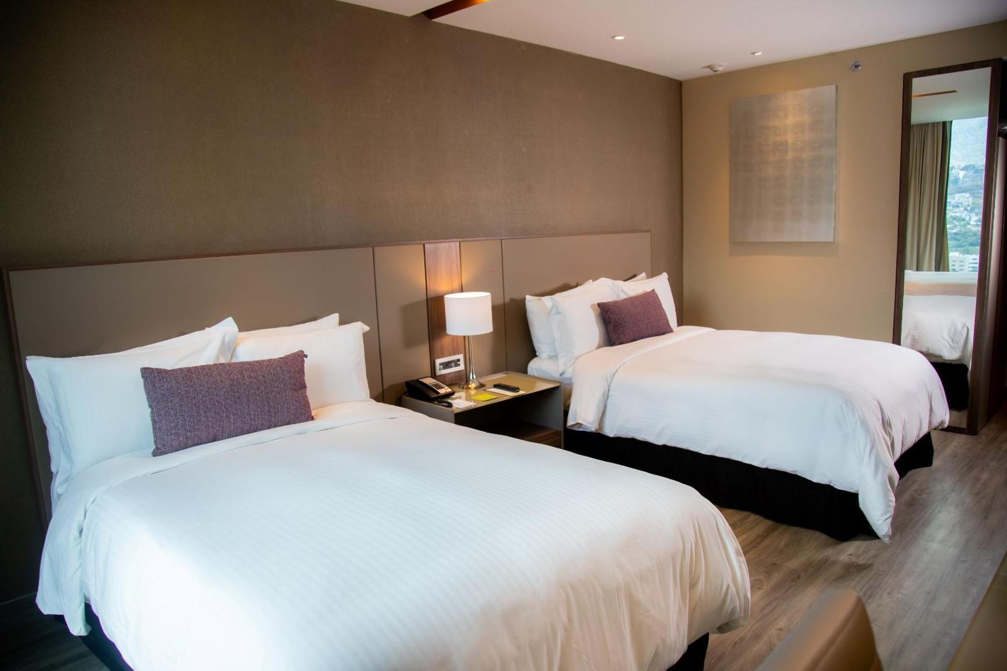 Camino Real Fashion Drive Monterrey Hotel San Pedro Garza Garcia Exterior foto A room at the hotel